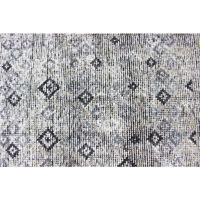 Modern Rug With Subtle Diamond Pattern in Soft Gray With Ivory 8'5 X 9'10 For Sale - Image 4 of 14