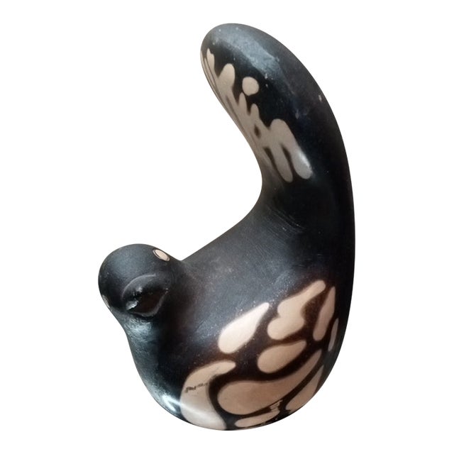 1970s Gorgeous Signed Peruvian Chulucanas Pottery Dove Sculpture For Sale