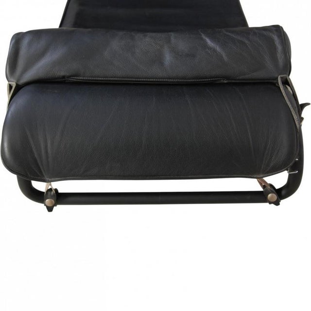 LC4 Chaise Lounge in Black Leather by Le Corbusier, 2000s For Sale - Image 9 of 12
