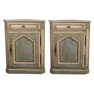 Antique Louis XV Polychrome Corner Cupboards in Oak, Set of 2 For Sale