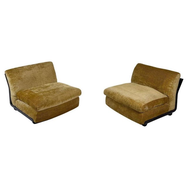 Textile Set of Mid-Century Modern Amanta Armchairs attributed to Mario Bellini, 1960s For Sale - Image 7 of 7