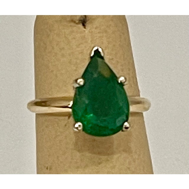 Metal 3 Carat Pear Cut Natural Emerald Ring 14 Karat Yellow & White Gold For Sale - Image 7 of 8