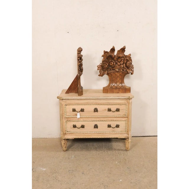 Mid 20th Century Carved-Wood Tabletop Floral Bouquets - A Pair For Sale - Image 9 of 10