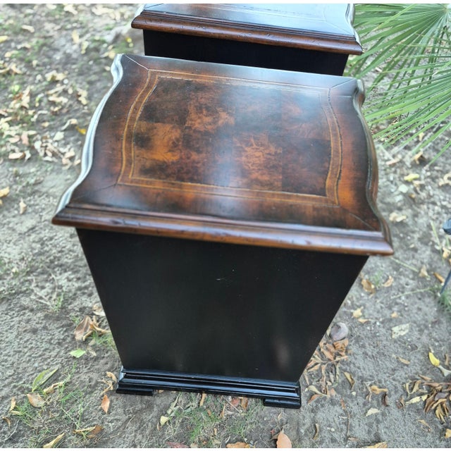 Hooker Furniture Grandover European Traditional Chairside Chests / Nightstands - A Pair For Sale In Palm Springs - Image 6 of 11