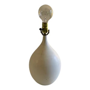 Vintage White Mid-Century Bone Stoneware Pottery Lamp in Manner of Lotte