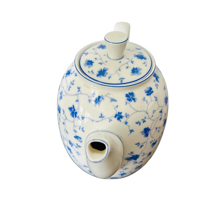Blue Vintage Arzberg Porcelain Teapot – Blaublüten (Blue Blossom) – Designed by Dr. Hermann Gretsch – German Mid-Century Porcelain For Sale - Image 8 of 14