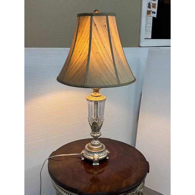 Neoclassical Currey & Company Cut Glass Table Lamp For Sale In San Francisco - Image 6 of 12
