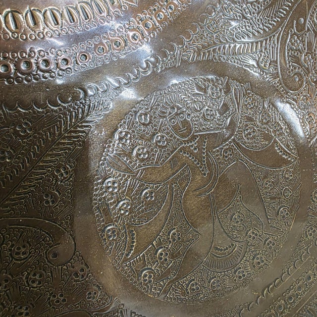 1900s Antique Indian Brass Tray Large 19 Inch Engraved Benares Coffee Table Charger For Sale - Image 11 of 12