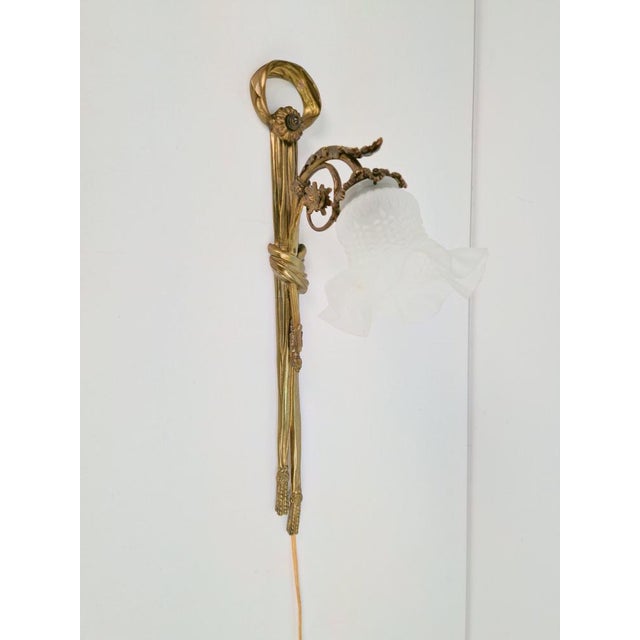 Art Noveau Brass Wall Sconce Light with Flowers and Ribbons, France, 1930s For Sale - Image 4 of 18