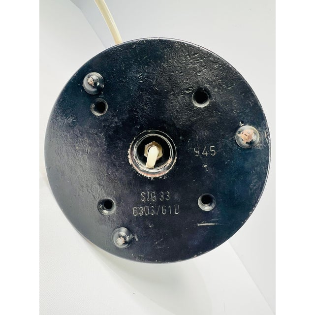 Gold Mid-Century Modern Art Deco Danish Zenith Gold Table Lamp in Aluminum, Brass and Bakelite, 1960 For Sale - Image 8 of 18
