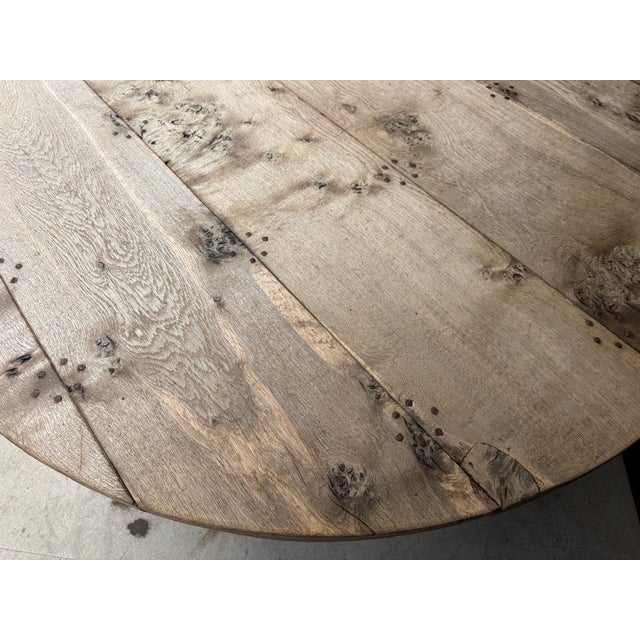 Large Round Bleached Oak Farmhouse Dining Table, 1925 For Sale - Image 13 of 16