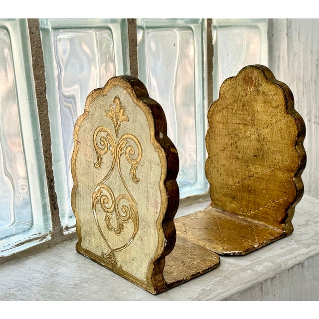 Vintage Italian Scalloped Edged Florentine Giltwood Bookends- A Pair For Sale - Image 4 of 12