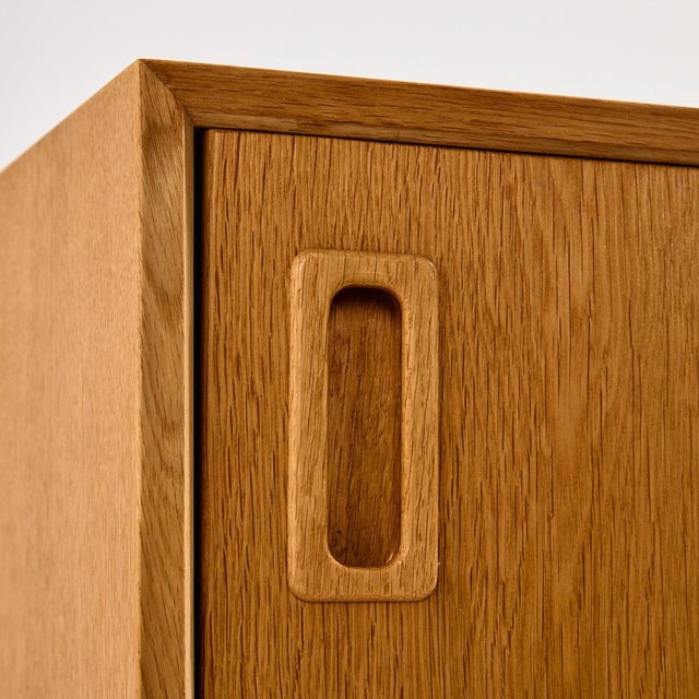 Beige Oak Model 21 Sideboard by Gunni Omann for Omann Jun Møbelfabrik, 1960s For Sale - Image 8 of 17