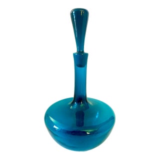 1966 Mid-Century Modern Joel Philip Myers for Blenko 6615l Peacock Glass Decanter With Stopper For Sale
