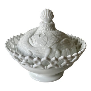 Vintage Mid 20th Century Atterbury Entwined Fish Milk Glass Lidded Bowl With Shell Finial and Openwork Edge, Pattern Glass Large For Sale