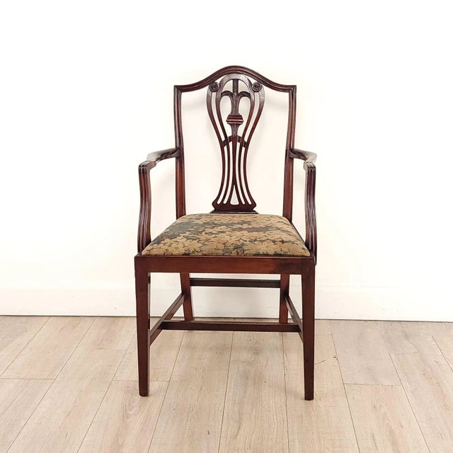 19th Century Pair of Hepplewhite Armchairs, England, 19th Century For Sale - Image 5 of 7