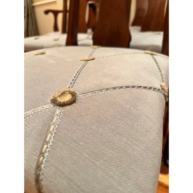 Late 20th Century Late 20th Century Set of 8 Davis Cabinet Solid Walnut Traditional Queen Anne Style Dining Chairs With Parson Upholstery For Sale - Image 5 of 11