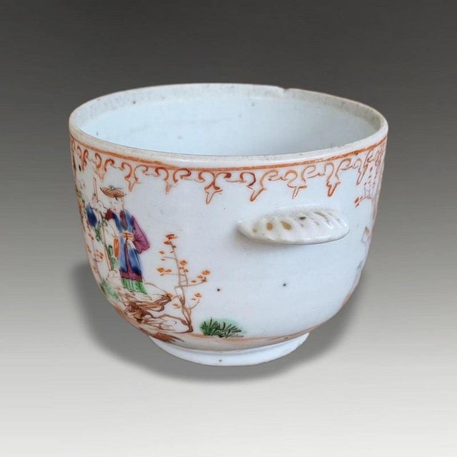 2000 - 2009 18th Century Chinese Yongzheng Enamelled Porcelain Bowl with Jesuit Priest For Sale - Image 5 of 8