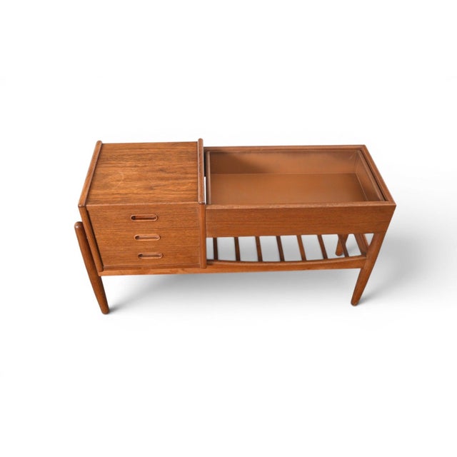 Mid 20th Century Arne Wahl Iversen Model 36 Planter / Hallway Chest in Teak #2 For Sale - Image 9 of 18