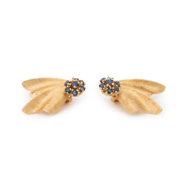 Vintage Modernist 14k Yellow Gold Sapphire Clip Earrings For Sale - Image 4 of 6