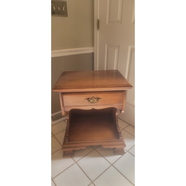 Pennsylvania House sold hard rock maple colonial early American nightstands. Featuring single top drawer with hardware,...