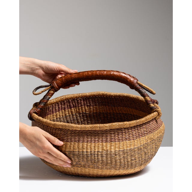 Mid 20th Century Ghana Tan Wicker Basket For Sale - Image 10 of 15
