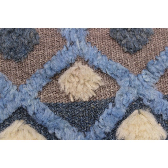 Textile 1990s 1990s Modern Moroccan High-Low Lt. Blue/Ivory Wool Rug - 5'5'' X 7'5'' For Sale - Image 7 of 8