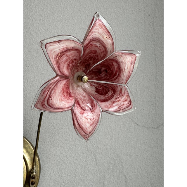 1970s Mid-Century Modern Pink Murano Glass Lily Wall Light by Franco Luce for Seguso, 1970s For Sale - Image 5 of 11