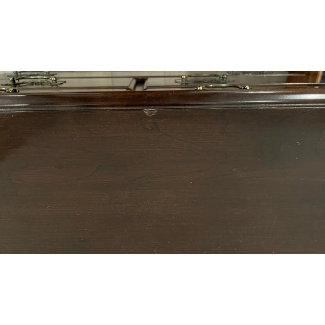 Ethan Allen Geogian Court 10-Drawer Triple Dresser – Made in Usa – Excellent Condition For Sale - Image 11 of 12
