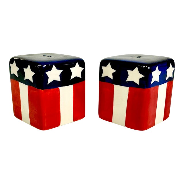 1980s Vintage American Boho Chic Arts & Crafts Flag Themed Holiday Salt & Pepper Shakers - A Pair - 4th of July For Sale