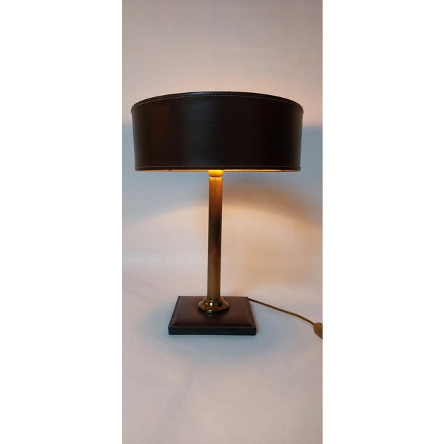 Square Base Table Lamp in Brown Leather attributed to Jacques Adnet for ILG For Sale - Image 11 of 18
