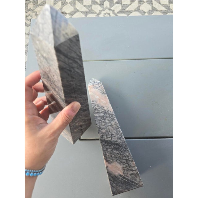 Abstract Beautiful 10-Inch Pink & Black Stone Obelisk Towers – Set of 2 For Sale - Image 3 of 4