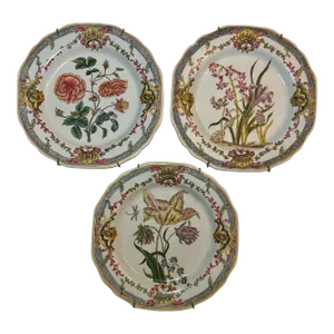 Vintage Chinese Floral Ceramic Crackle Glaze Decorative Plates - Set of 3