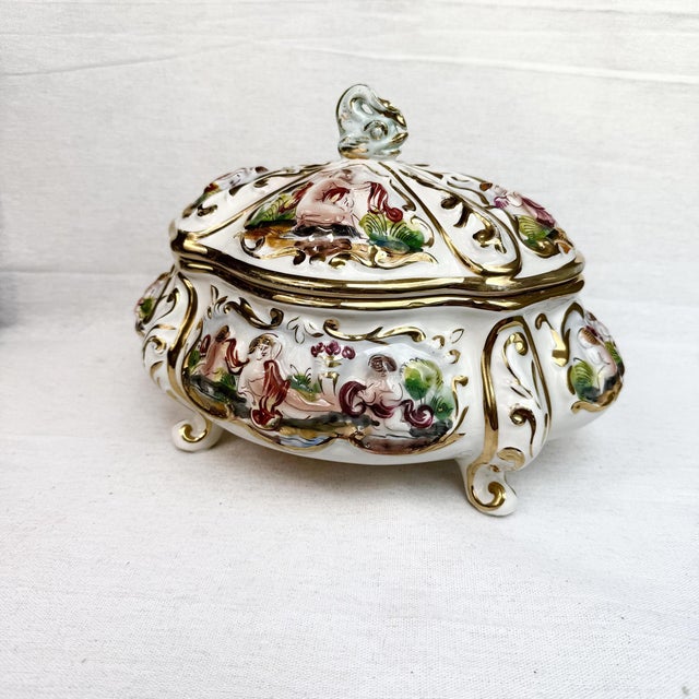 Vintage Box with Lid from Capodimonte, Italy, 1980s, in Worn conditions. Designed 1970 to 1979 This piece has an...