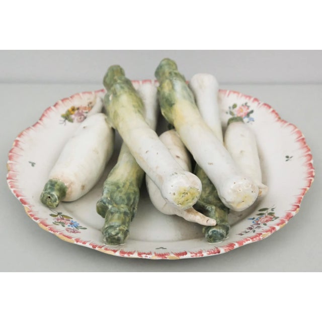 Green Antique 18th Century French Tin Glaze Faience Delft Tromp l'Oeil Plate With Vegetable Sculpture of Leeks For Sale - Image 8 of 11