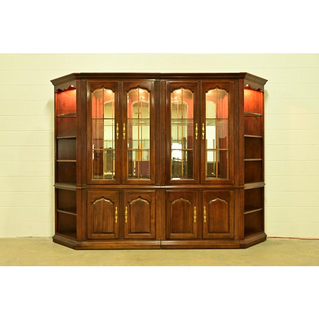 Thomasville Georgian Carved Cherry Wood Lighted Breakfront Bookcase or Display Cabinet For Sale - Image 13 of 13