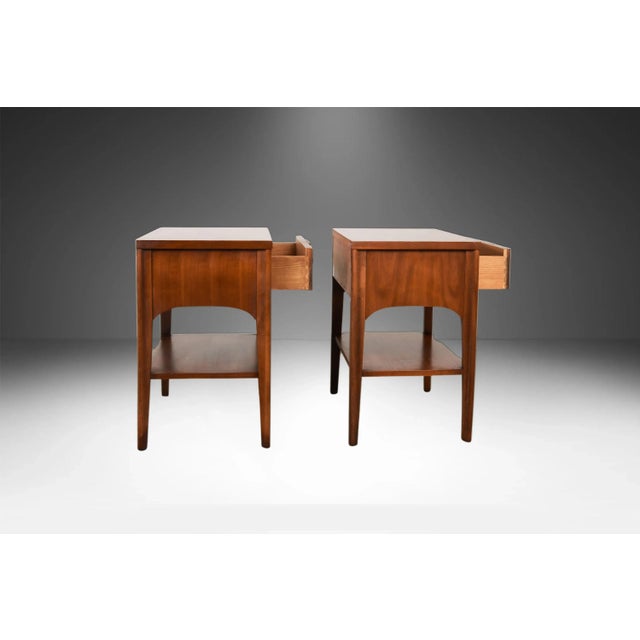 1960s Pair Kent Coffey Perspecta Rosewood Pecan Nightstands Tables For Sale - Image 5 of 13