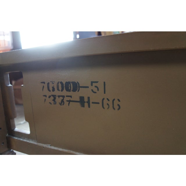 Brown Mid Century Walnut Neoclassical Pierced Accent Twin Size Pineapple Post Bed For Sale - Image 8 of 13