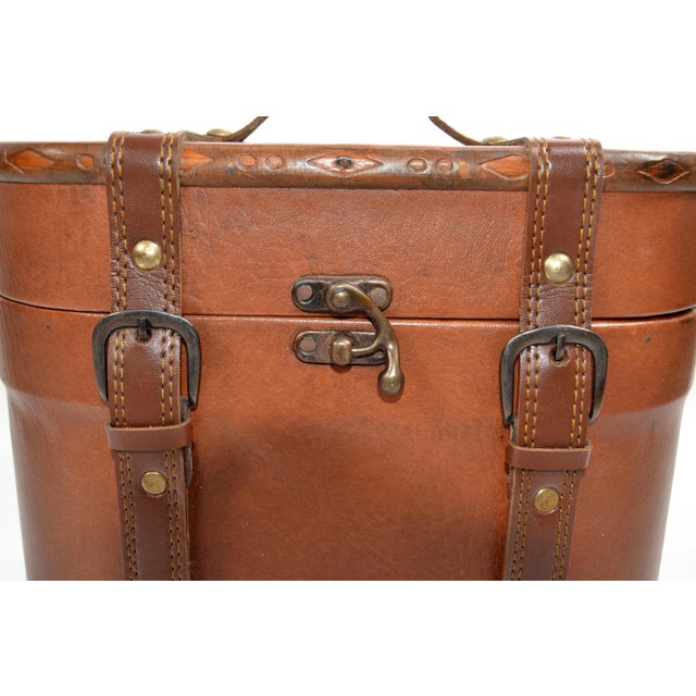 1970s Vintage Hinged Wooden Wine Bottle Storage Case Holder Caddy for 2 Bottles For Sale - Image 5 of 12