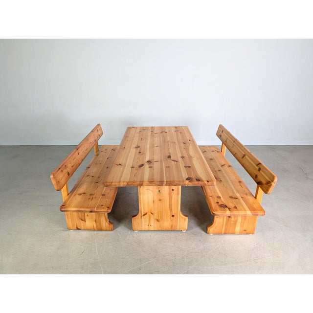 Pinewood seating group from the Swedish manufacturer Karl Andersson & Sner. Designed by Carl Malmsten, it impresses with...