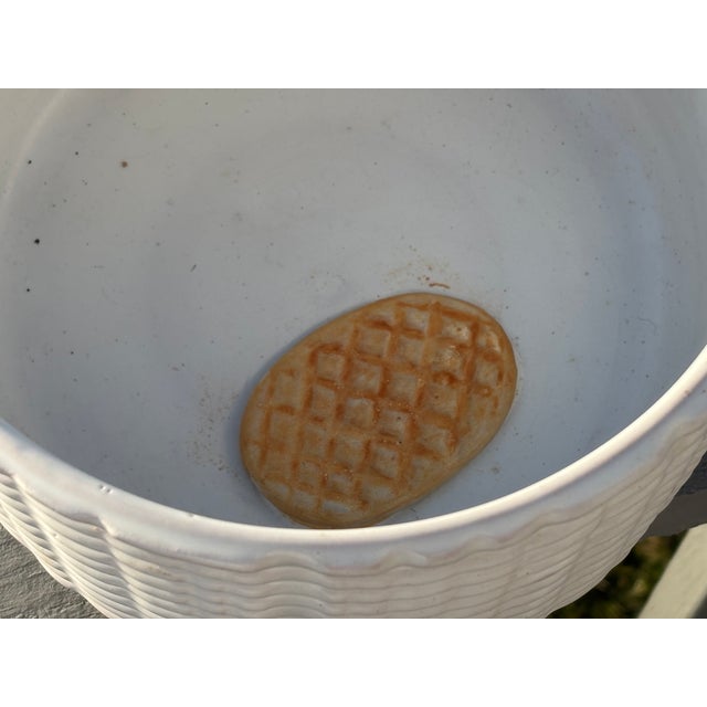Ceramic Mid 20th C. Italian Artisan Ceramic Cookie / Pastry Canister With Lid - Highly Detailed For Sale - Image 7 of 8