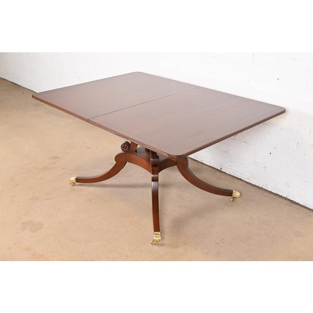 Baker Furniture Style Georgian Banded Mahogany Pedestal Extension Dining Table, Newly Refinished For Sale - Image 10 of 12