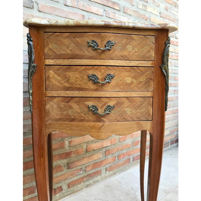 Brown Mid 20th Century Bedside Tables in French Walnut with Marquetry & Marble Top, Set of 2 For Sale - Image 8 of 18