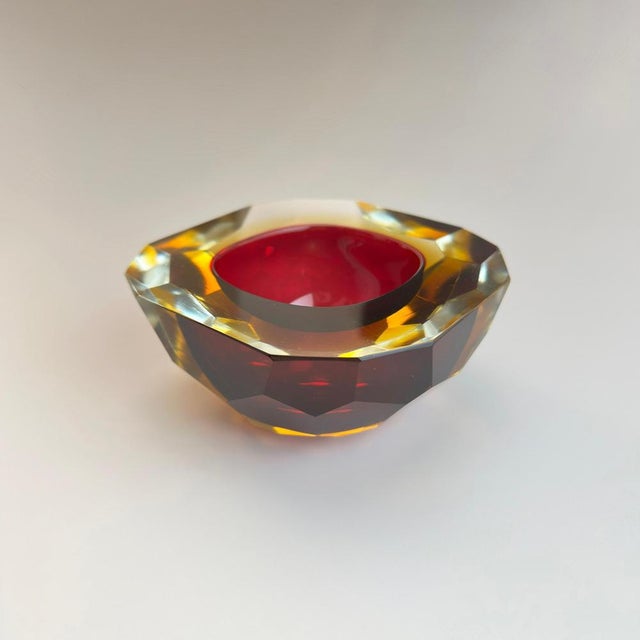 Murano Glass Faceted Sommerso Bowl in Pink and Yellow, Italy, 1960s For Sale - Image 10 of 11