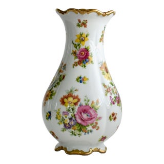 Waldershof Bavaria Germany,22k Gold Trim, Handarbeit Porcelain Floral Vase For Sale