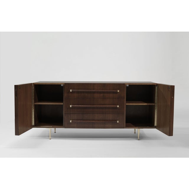 T.H. Robsjohn Gibbings t.h. Robsjohn-Gibbings Credenza in Walnut and Brass, C. 1950s For Sale - Image 4 of 11
