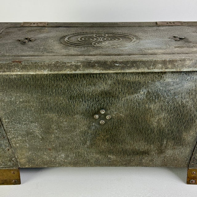 Charcoal Antique Arts & Crafts Hammered Metal Storage Box With Décorative Side Handles and Details For Sale - Image 8 of 12