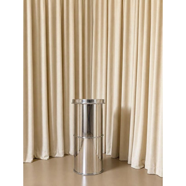 Rl 08 Cylindrical Pedestal in Licorice Glossy Varnished Aluminum by Caspal For Sale - Image 4 of 11
