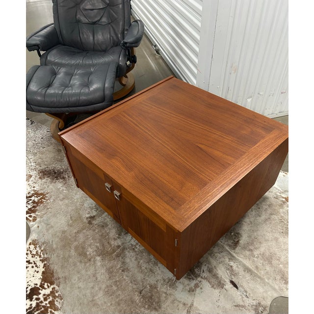 Mid-Century Modern 1960s Gorgeous Danish Modern Teak Coffee Table on Casters For Sale - Image 3 of 12