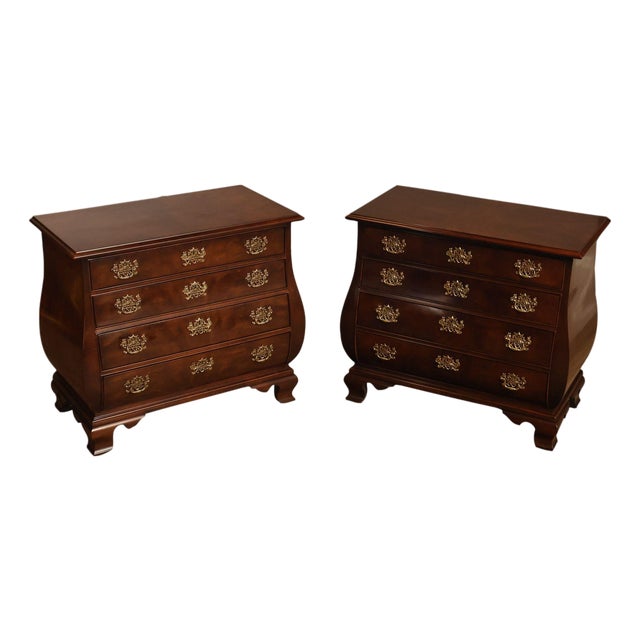 Henredon Chinese Chippendale Style Pair of Mahogany Bombe Chests For Sale